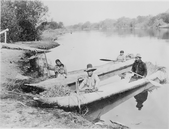 Klamath indians, Wocus gatherers and canoes